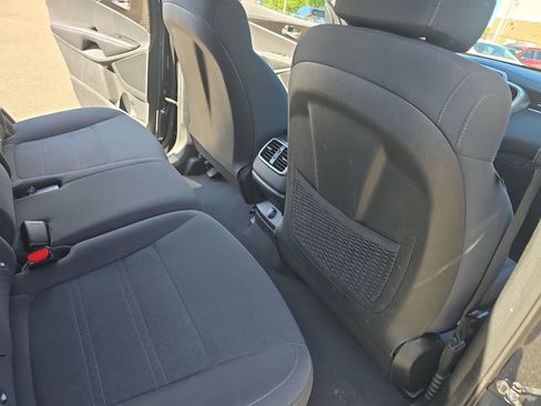 Used 2019 Kia Sorento L image 11
