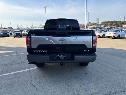 Certified 2021 Nissan Titan Platinum Reserve w/ Moonroof Package image 17