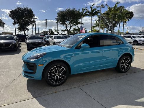 Used 2023 Porsche Macan Turbo image 11