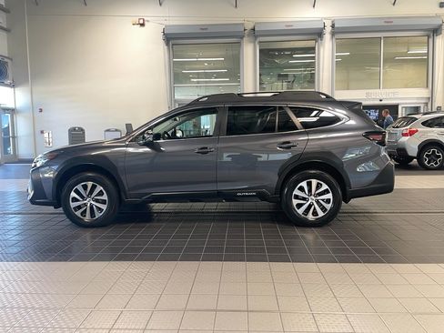 Used 2024 Subaru Outback Premium AWD/4WD image 4