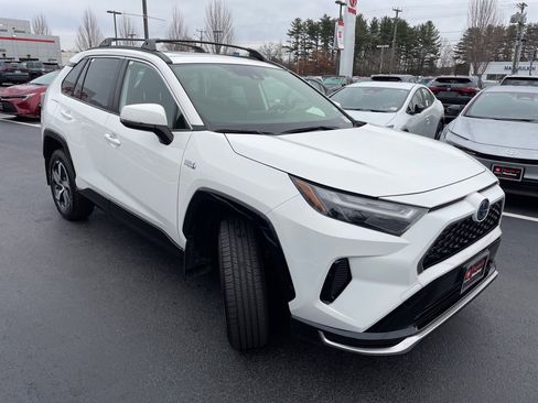 Certified 2023 Toyota RAV4 SE image 3