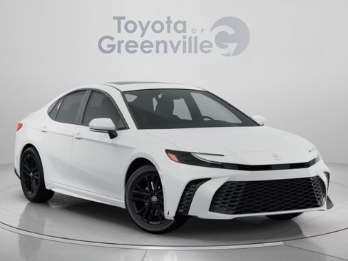 Used 2025 Toyota Camry LE FWD image 7