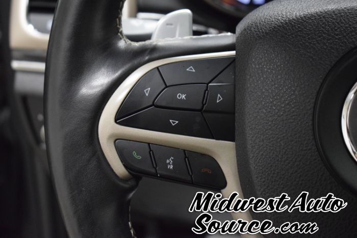 Used 2017 Jeep Grand Cherokee Overland w/ Jeep Active Safety Group AWD/4WD image 16