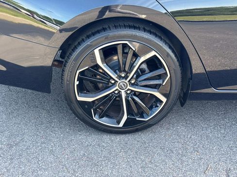Used 2024 Nissan Altima 2.5 SR FWD image 11