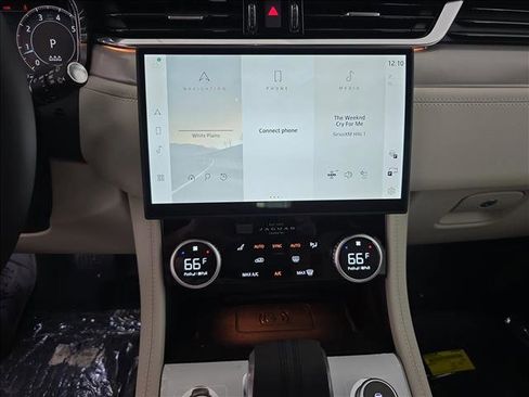 New 2026 Jaguar F-PACE R-Dynamic S image 18