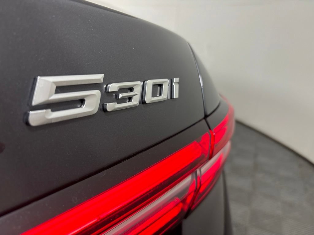 Certified 2026 BMW 530i w/ M Sport Package RWD image 10