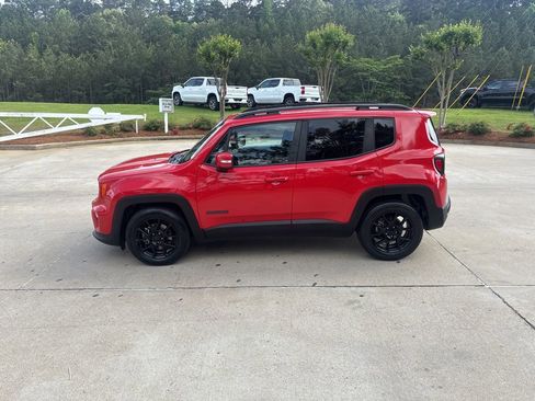 Used 2020 Jeep Renegade Altitude FWD image 19