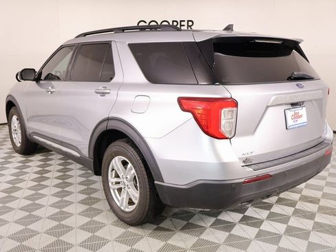 Used 2022 Ford Explorer XLT image 23