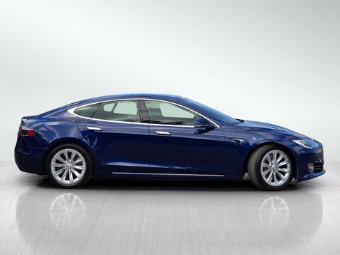 Used 2016 Tesla Model S AWD image 3
