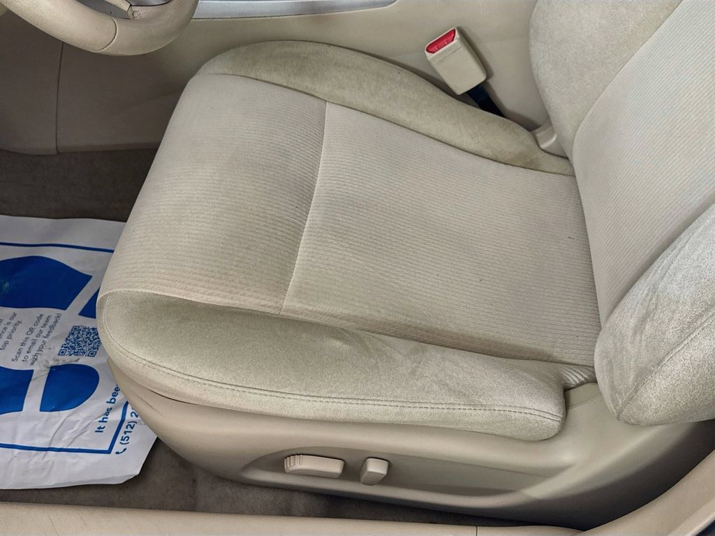 Used 2013 Nissan Altima 2.5 SV FWD image 23
