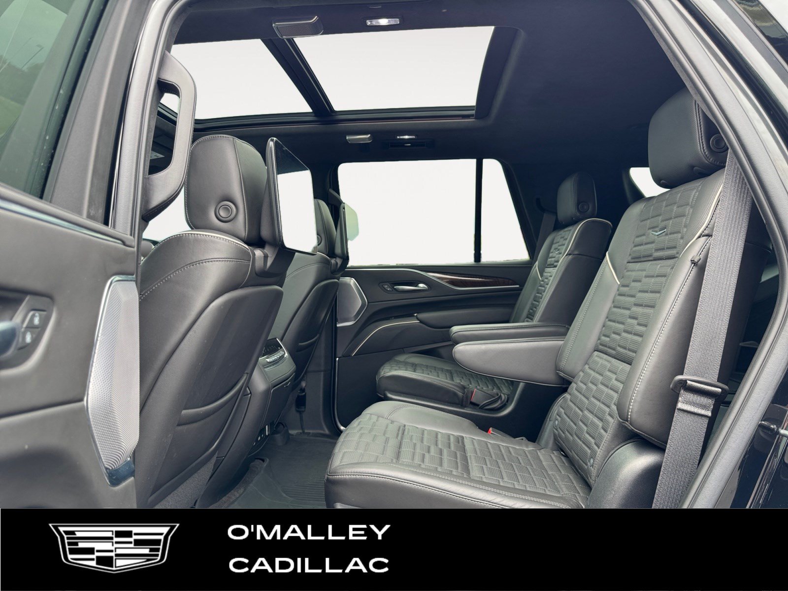 Used 2022 Cadillac Escalade Sport Platinum AWD/4WD image 11
