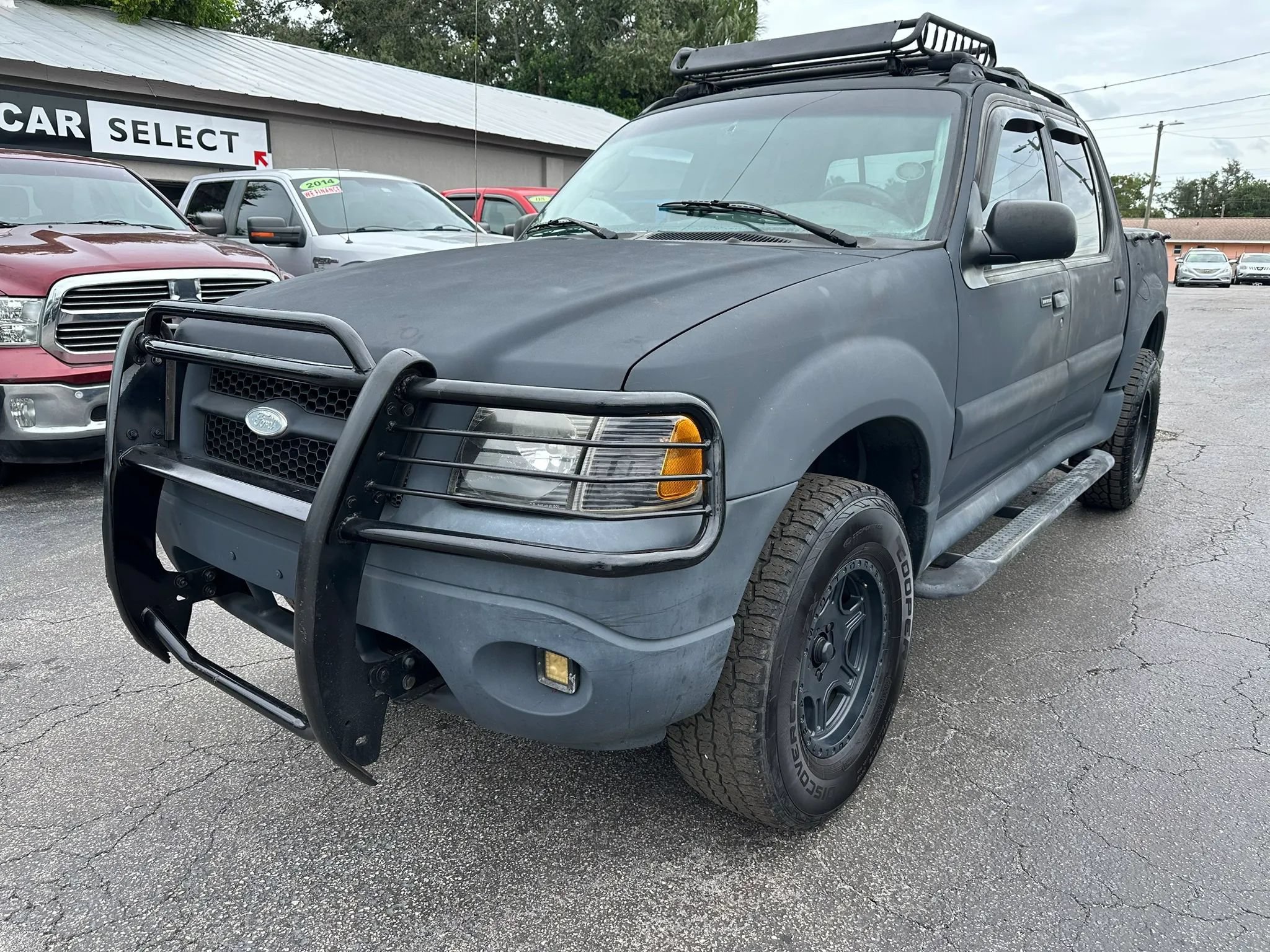 Used 2005 Ford Explorer Sport Trac XLS RWD image 2
