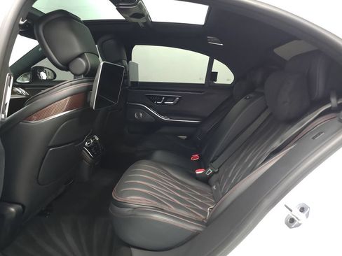 Used 2024 Mercedes-Benz S 63 AMG S w/ Carbon Fiber Exterior Package image 28