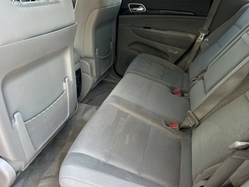Used 2011 Jeep Grand Cherokee Laredo w/ Trailer Tow Group AWD/4WD image 11