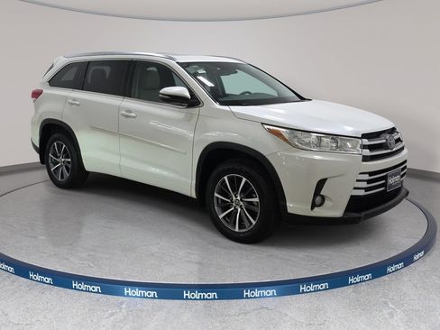 Used 2018 Toyota Highlander XLE w/ Protection Package #3 AWD/4WD image 4