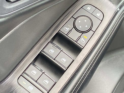 Used 2024 Nissan Rogue SV image 30