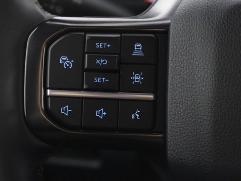 Used 2024 Ford F450 Platinum w/ FX4 Off-Road Package image 19