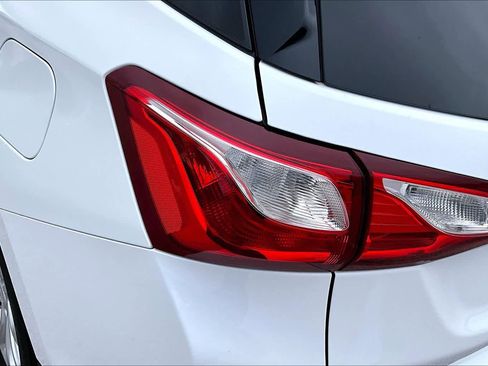 Used 2018 Chevrolet Equinox LT image 23