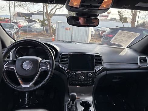 Used 2021 Jeep Grand Cherokee Laredo X image 18