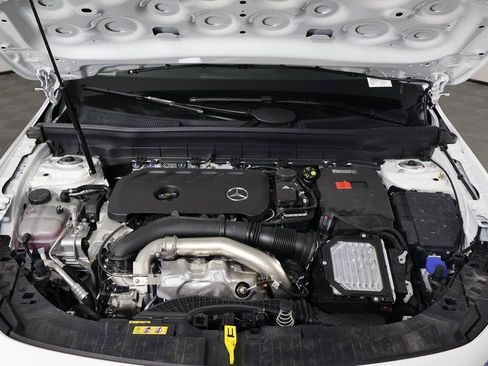 New 2026 Mercedes-Benz GLB 250 image 9