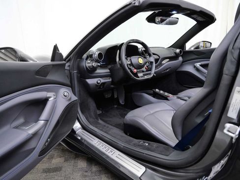 Certified 2022 Ferrari F8 Tributo RWD image 18