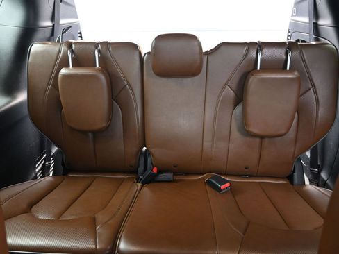 Used 2017 Chrysler Pacifica Limited FWD image 13