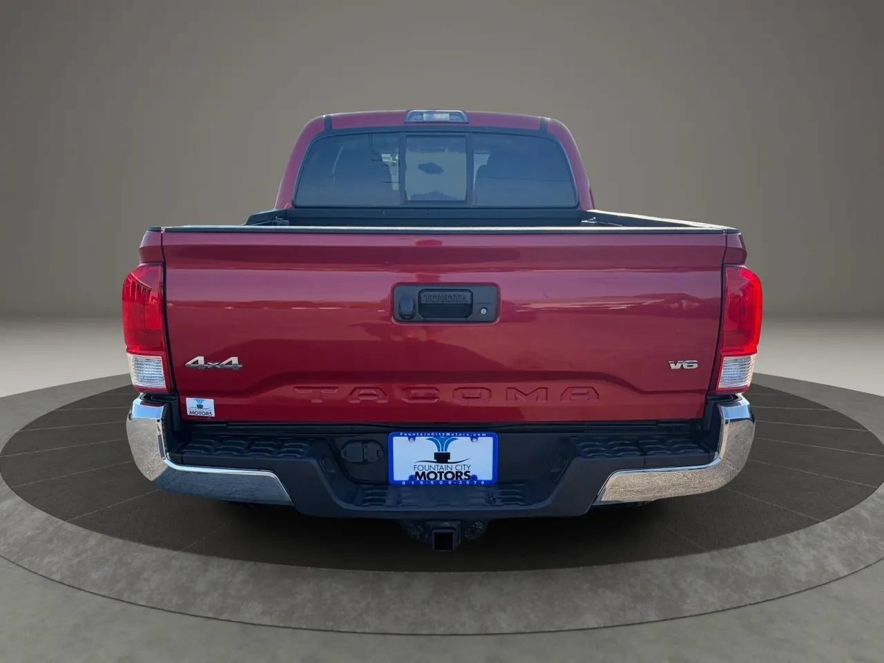 Used 2017 Toyota Tacoma SR5 w/ Tow Package AWD/4WD image 4
