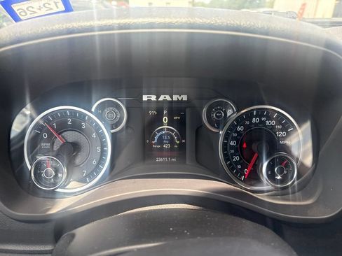 Used 2024 RAM 2500 Tradesman w/ Chrome Appearance Group AWD/4WD image 14