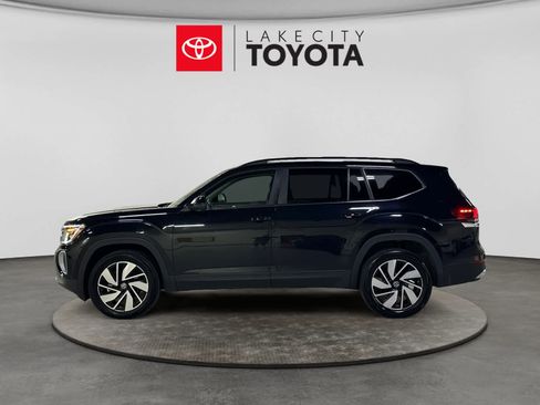 Used 2025 Volkswagen Atlas SE AWD/4WD image 3
