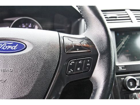 Used 2018 Ford Explorer XLT w/ Equipment Group 202A FWD image 25