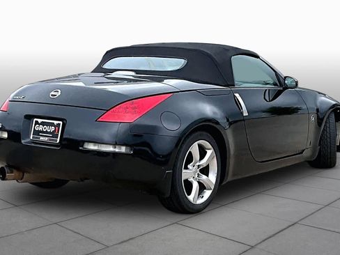 Used 2008 Nissan 350Z Touring RWD image 12