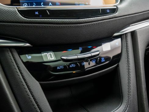 Certified 2023 Cadillac XT5 Sportv AWD/4WD image 30