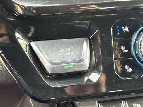 Used 2024 GMC Sierra 1500 AT4X image 16