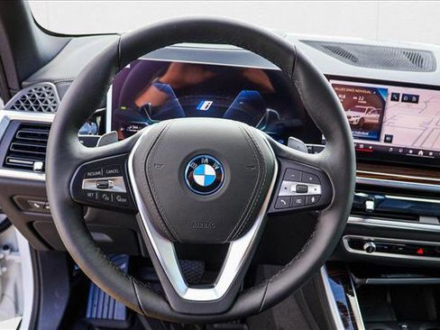 Used 2026 BMW X5 xDrive50e w/ Executive Package image 13