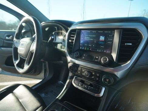 Used 2023 GMC Acadia SLT image 34