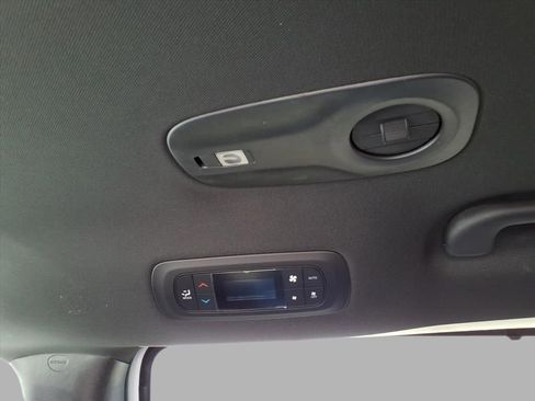 New 2026 Chrysler Pacifica Select image 26