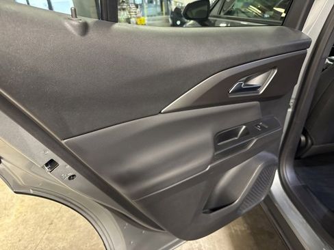 Used 2025 Chevrolet Equinox EV LT image 22