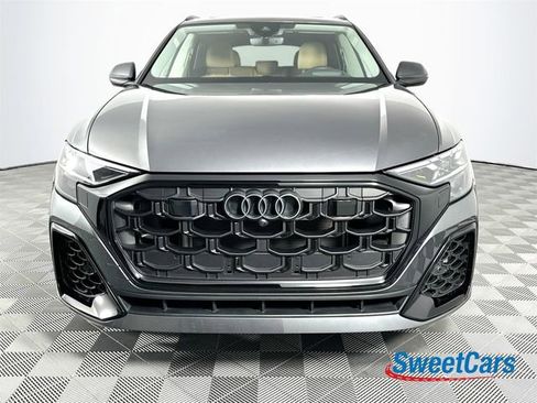 Used 2025 Audi Q8 Prestige image 2