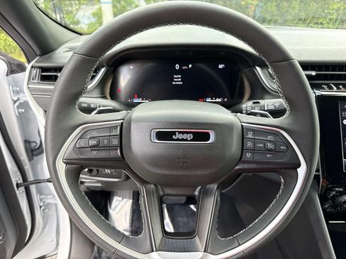 Used 2025 Jeep Grand Cherokee L Laredo w/ Luxury Tech Group I RWD image 40
