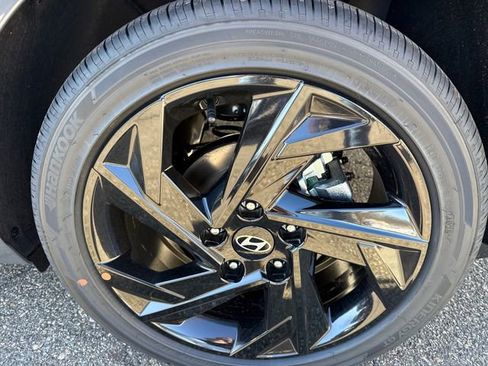 New 2026 Hyundai Elantra SEL Sport FWD image 6