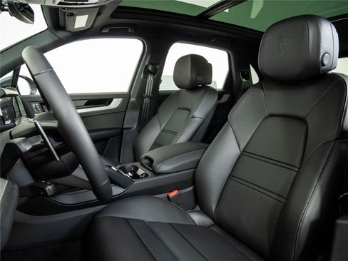 New 2026 Porsche Cayenne S AWD/4WD image 5