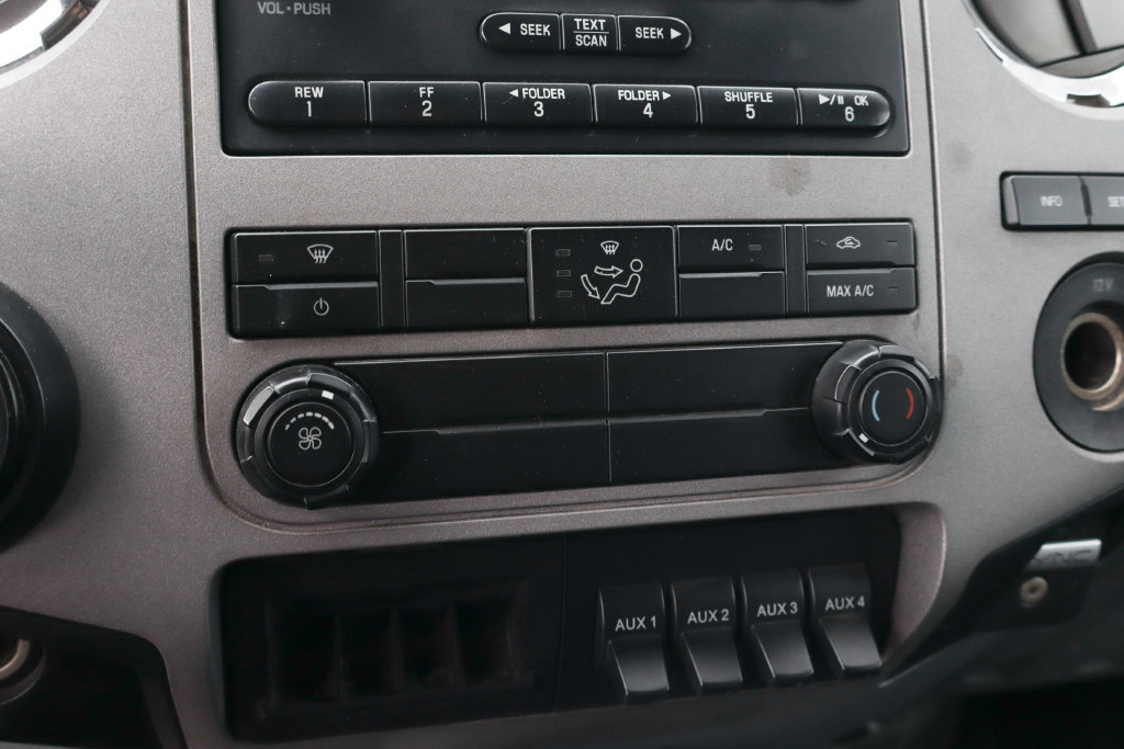 Used 2015 Ford F650 2WD Crew Cab Super Duty image 27