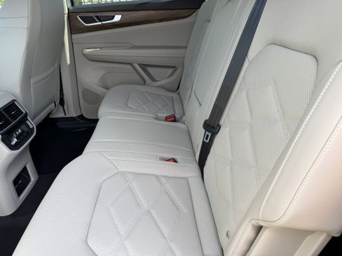 New 2026 Volkswagen Atlas SE image 12