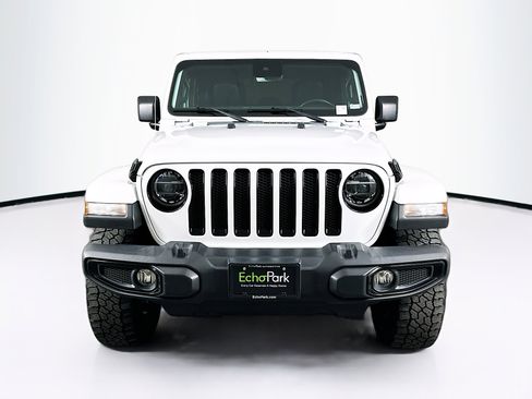 Used 2021 Jeep Wrangler Unlimited Sahara AWD/4WD image 2