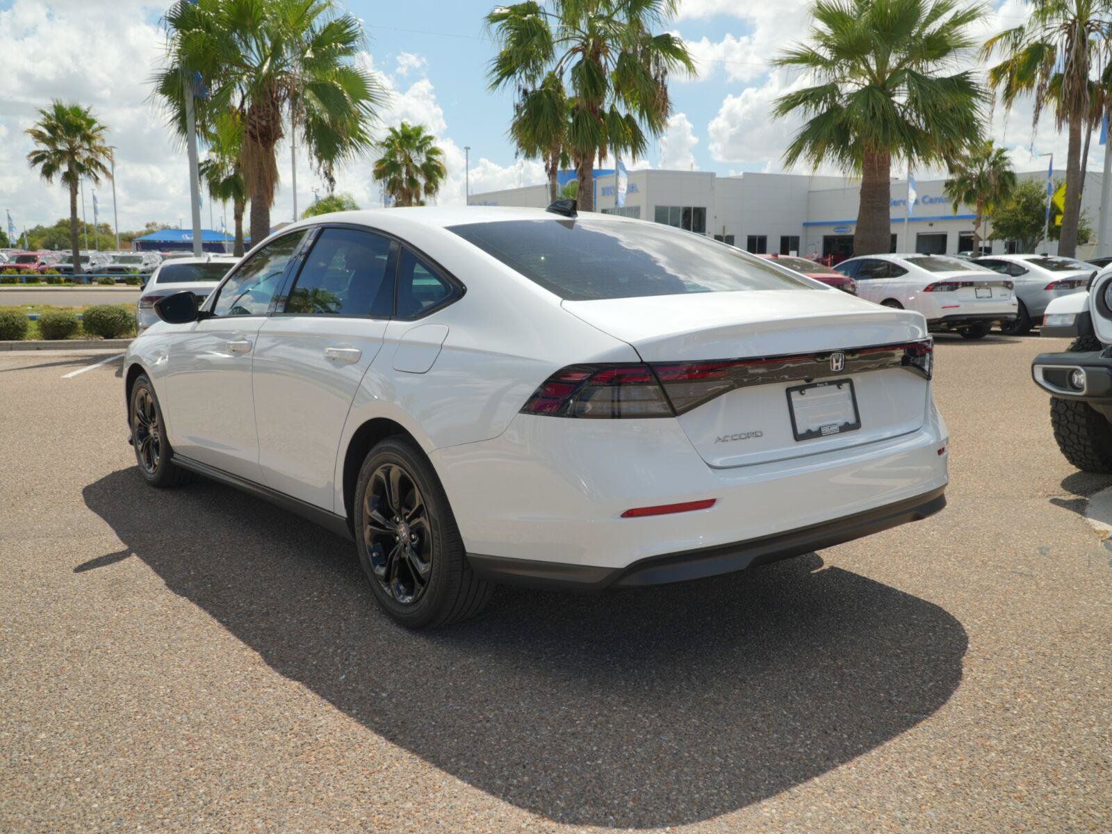 Used 2025 Honda Accord SE image 14