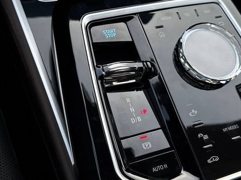 New 2026 BMW i7 xDrive60 w/ Executive Package AWD/4WD image 24