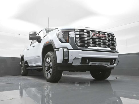 New 2026 GMC Sierra 2500 Denali w/ Technology Package AWD/4WD image 31