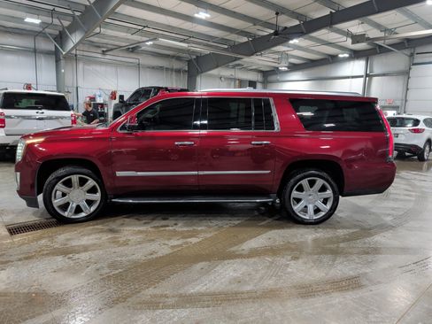 Used 2020 Cadillac Escalade ESV Luxury AWD/4WD image 5
