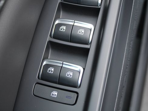 New 2026 Kia Carnival SX w/ SX Dark Edition Package FWD image 26