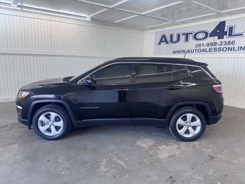Used 2019 Jeep Compass Latitude FWD image 8